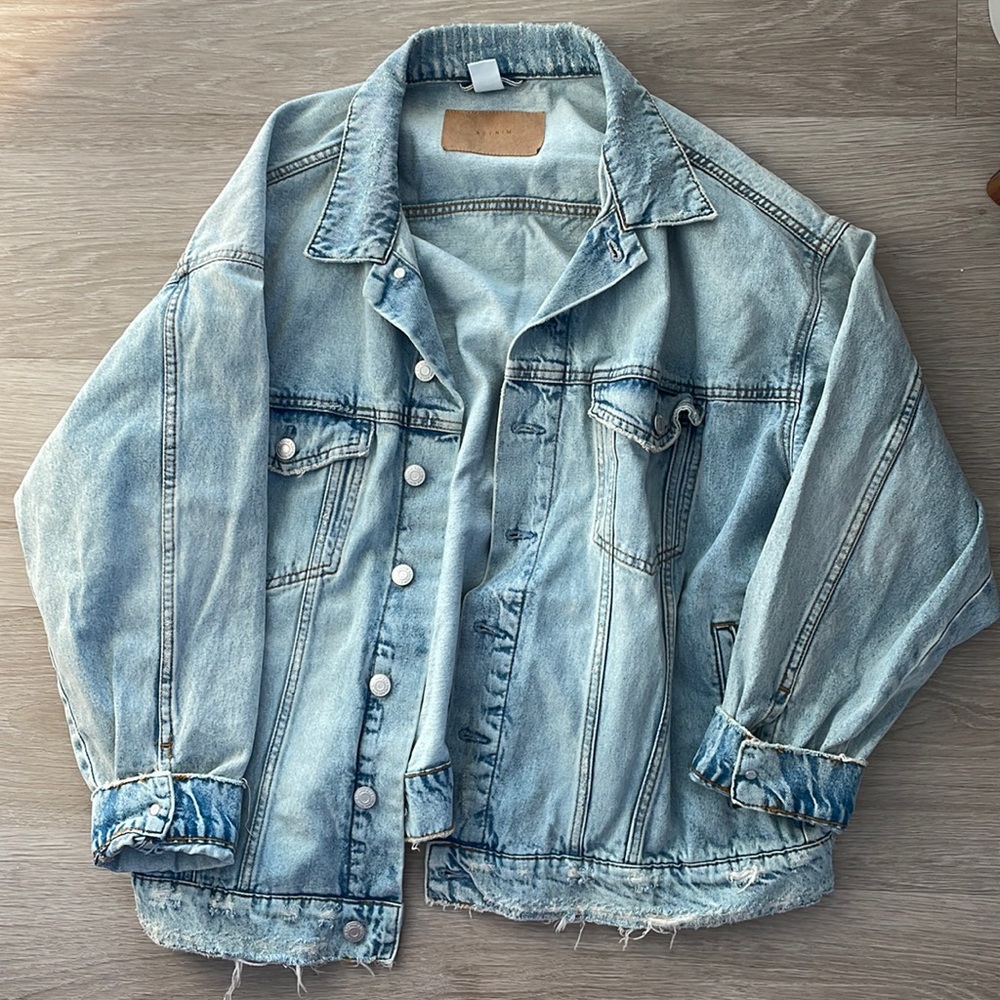 H&M light wash jean jacket